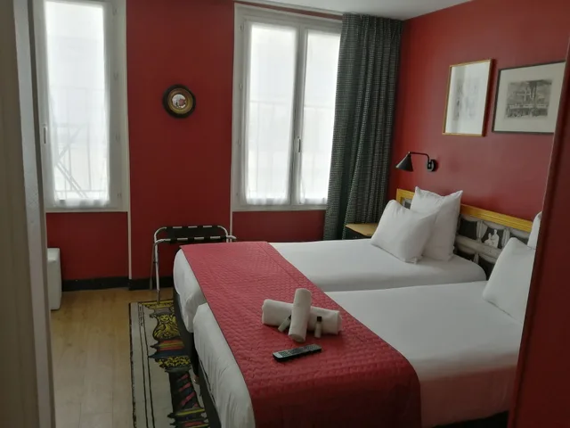 غرفة بسريرين منفصلين بشرفة، Hotel Sacha 10/10