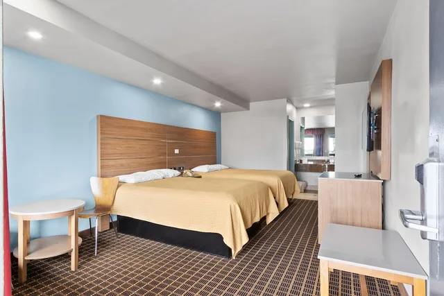 غرفة بسريرين كوين، Regency Inn Fort Walton Beach 4/10