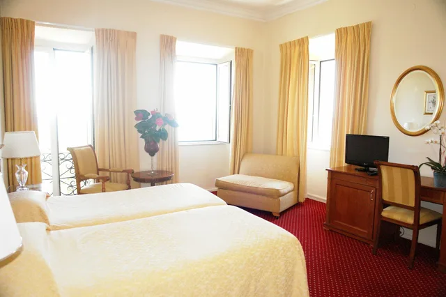 غرفة سوبيريور بإطلالة على البحر بشرفة، Cavalieri Hotel 4/10
