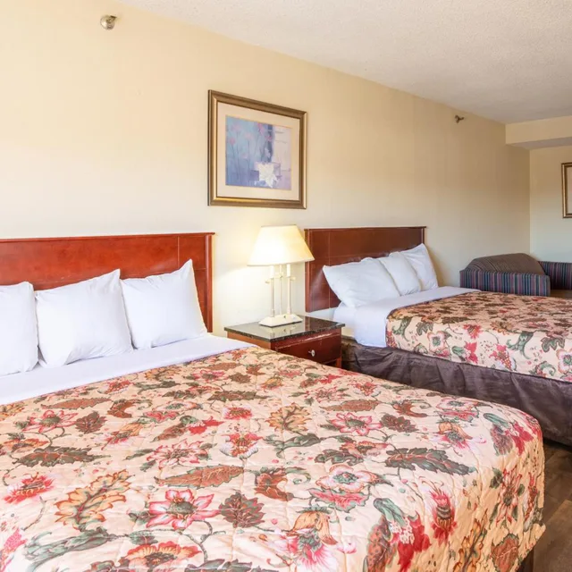 Deluxe, Double Bed, Rodeway Inn 3/8