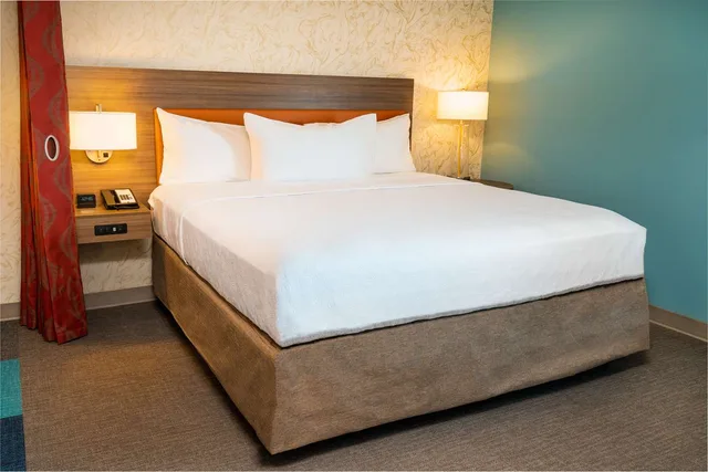 جناح استوديو بسرير كينج لذوي الإعاقة، Home2 Suites By Hilton Bakersfield 1/1