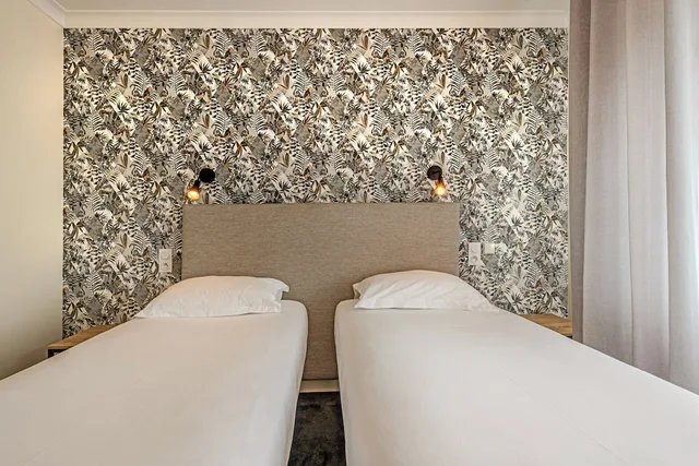 غرفة سوبيريور بسريرين منفصلين، Hotel the Originals Roscoff Armen Le Triton 4/7