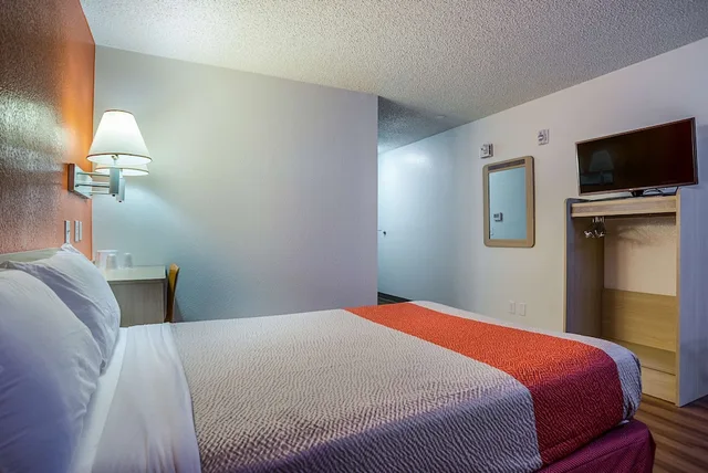 غرفة ديلوكس بسرير كينج، Motel6 Tucson, AZ - North 3/10