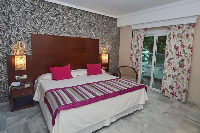 Room, Double or Twin Bed, Side Sea View، BALCON DE EUROPA HOTEL 1/2