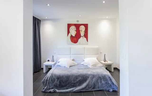 جناح بسرير كوين، Villa Hippocampe 3/4
