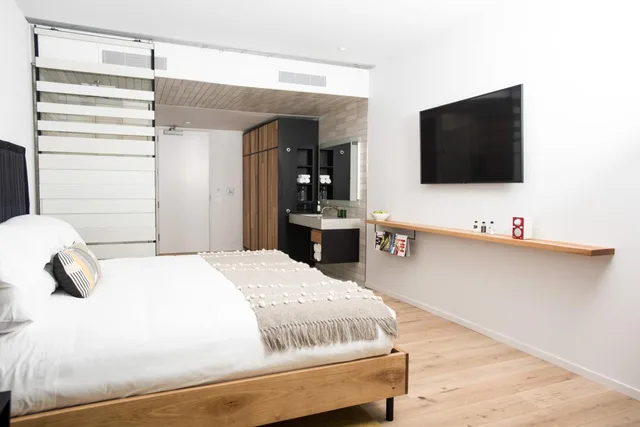 غرفة بسرير كينج، Harmon Guest House 3/9