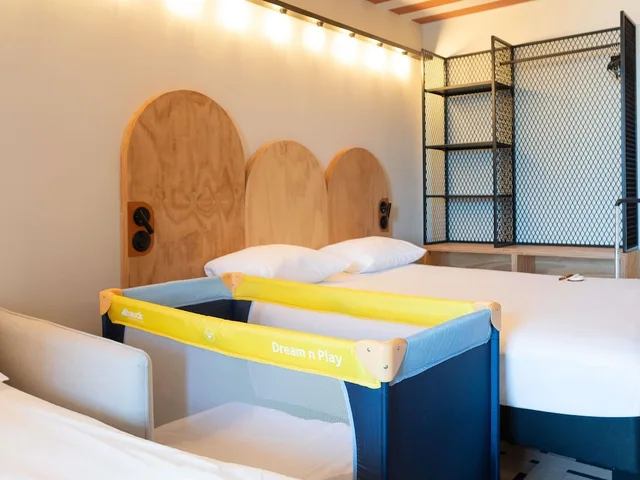 غرفة عائلية بسرير مزدوج مع أريكة، ibis Styles Montauban 7/10