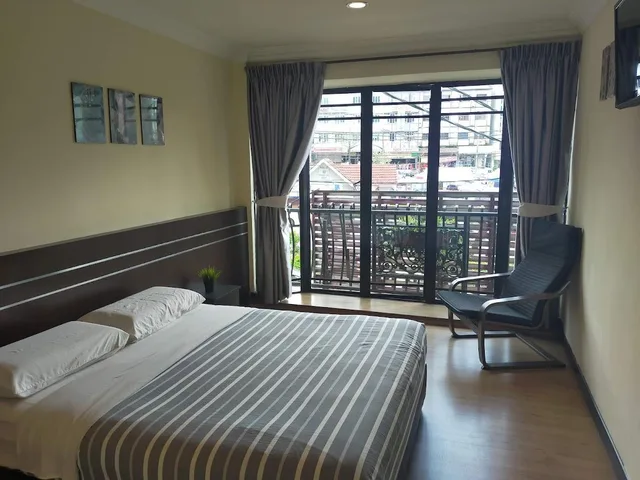 Deluxe, Queen Bed, Balcony, Hong Kong Hotel 1/1