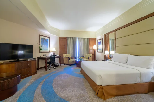 غرفة تنفيذية بسرير كينج بإطلالة على البحر، Danat Jebel Dhanna Resort 2/5