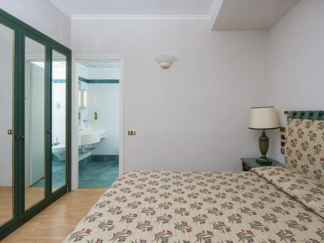 غرفة بسريرين منفصلين بإطلالة على الحديقة، Altafiumara Resort & Spa 2/2