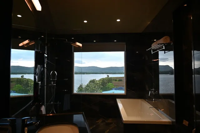 جناح بسرير كينج بإطلالة على البحيرة، Mastiff Select Riveria Resort, Igatpuri Road, Nashik 3/3