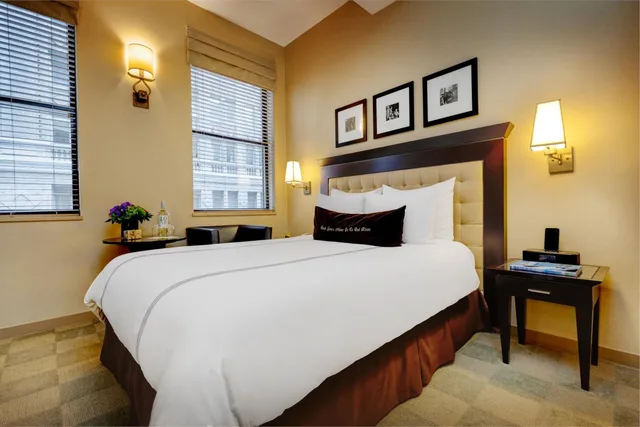 غرفة بسرير كوين لذوي الإعاقة، The Library Hotel 3/10