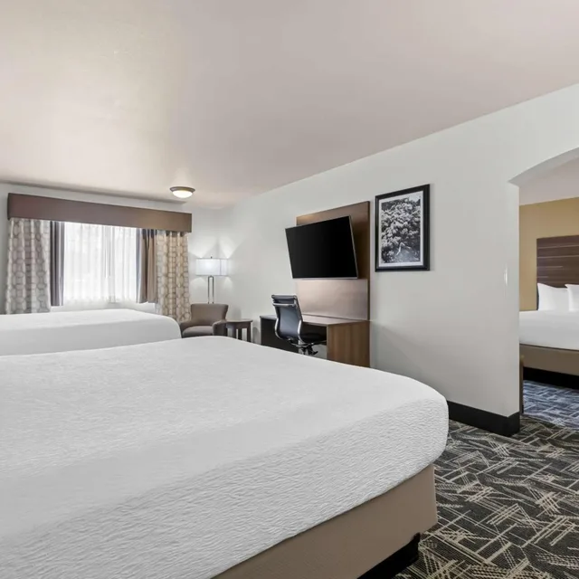 جناح تنفيذي كبير بسرير كينج وسريرين كينج، Best Western Plus Caldwell Inn & Suites 2/7