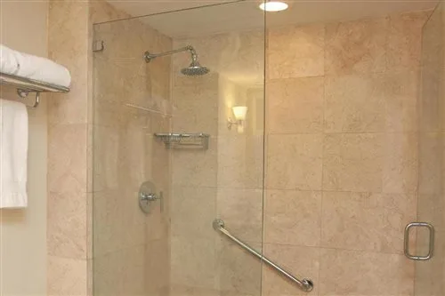 غرفة بسرير كينج، GALLERYone - a DoubleTree Suites by Hilton Hotel 1/1