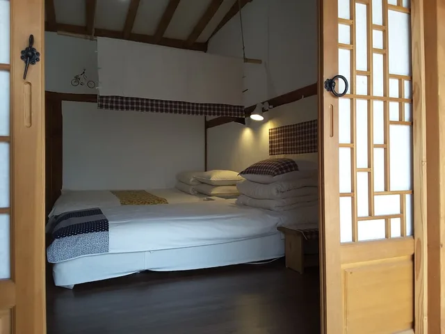 غرفة ثلاثية بسرير مزدوج وسرير فردي، Yettle Hanok Stay 3/3