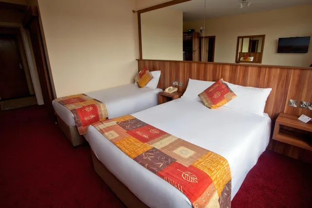 غرفة ثلاثية، West County Hotel 3/10
