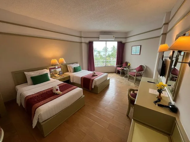 Wave, Twin Beds، Cholchan Pattaya Beach Resort 3/10