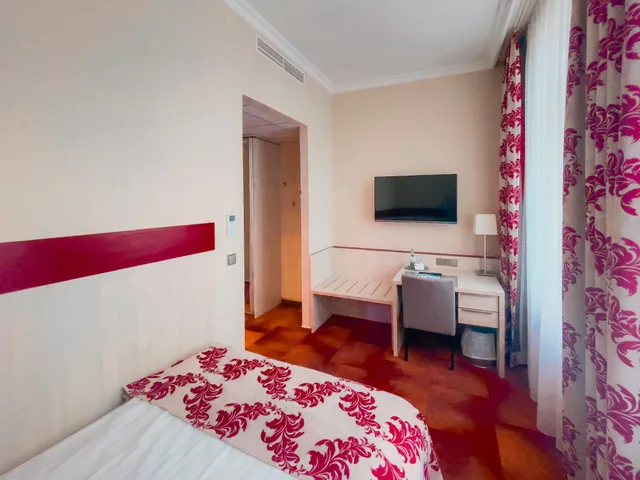 Semi Room, Superior, Semi Double Bed, with View, Bathtub، Hotel Zur Alten Schmiede 1/1