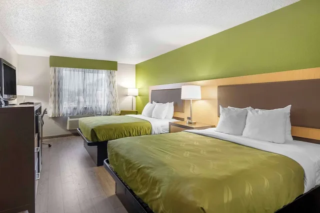 غرفة بسريرين كوين لذوي الإعاقة، Quality Inn & Suites Delaware South 2/4