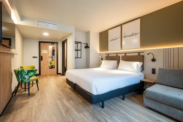غرفة سوبيريور ثلاثية بسرير مزدوج، Hotel Bed4U Zurriola 7/10