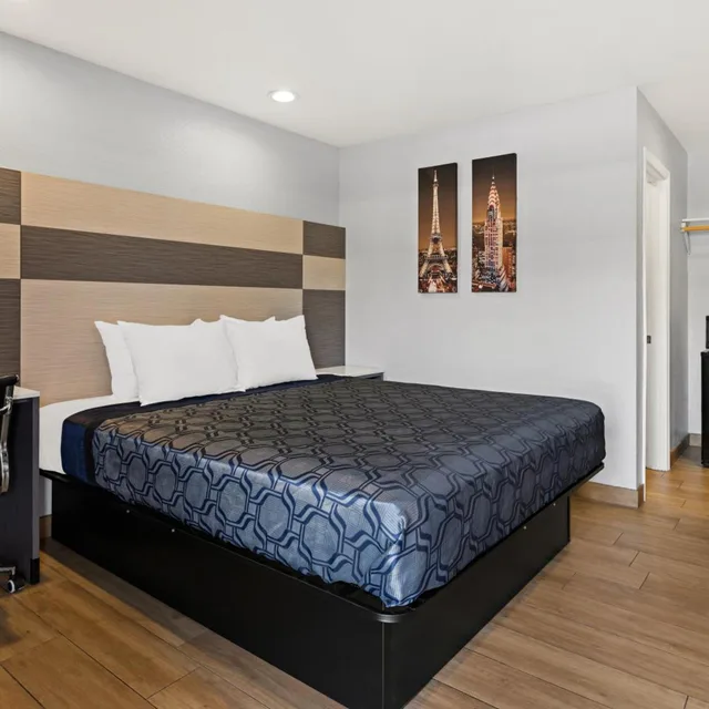 غرفة بسرير كينج، Bay Breeze Inn 2/10