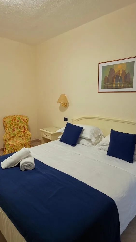 غرفة قياسية بشرفة مفردة بسرير فردي، Parco dei Principi Resort & Spa Ischia 1/4
