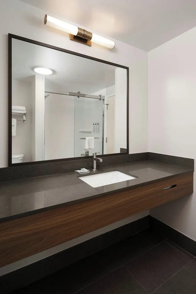 غرفة بسرير كينج لذوي الإعاقة، Fairfield Inn Suites Muskegon Norton Shores 4/5
