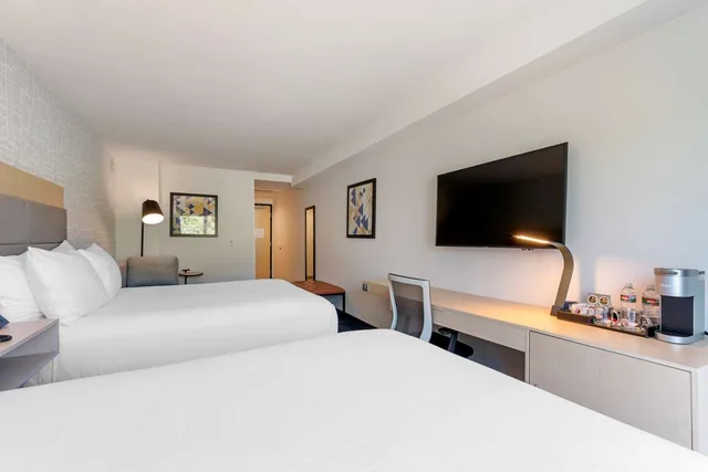 غرفة بسريرين كوين لذوي الإعاقة، Aiden by Best Western Berkeley 1/9