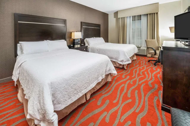 Room, 2 Queen Beds, Hampton Inn And Suites Tulsa Catoosa 1/2