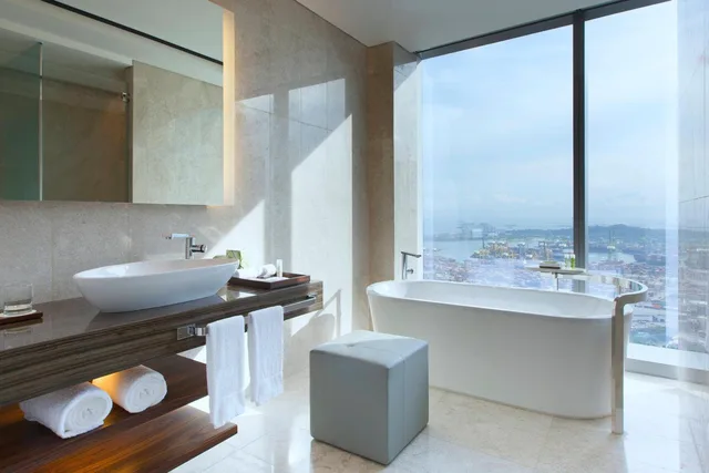 غرفة غراند بريميير كبيرة بسرير كينج، The Westin Singapore 5/7