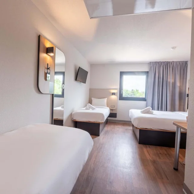 غرفة رباعية، B&B HOTEL Aix-les-Bains 1/10