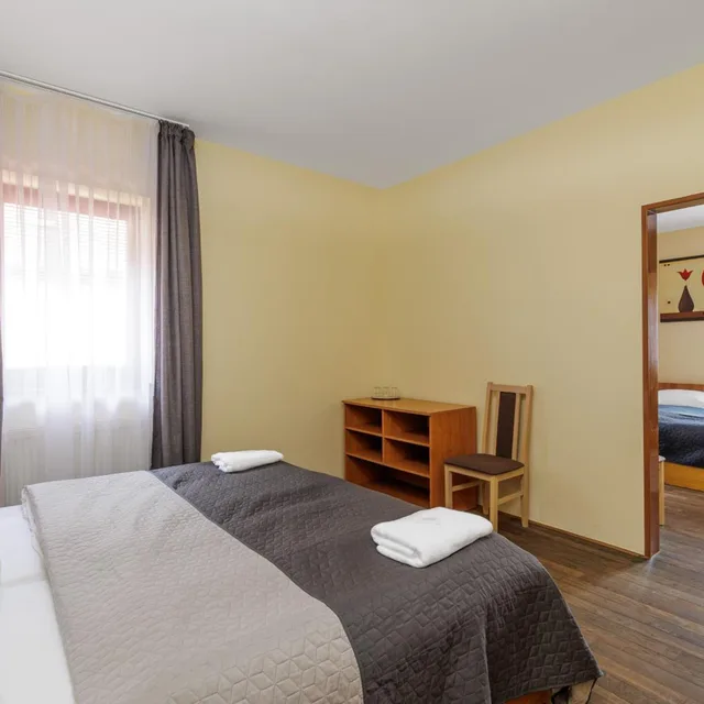 غرفة رباعية بسرير فردي، Stary Pivovar Hotel 6/10