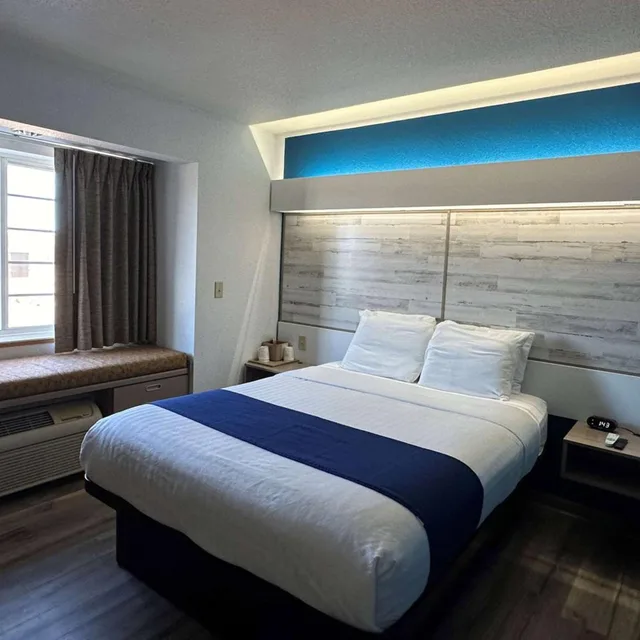 غرفة سوبيريور بسرير كوين لذوي الإعاقة، Microtel Inn & Suites Tomah 1/8