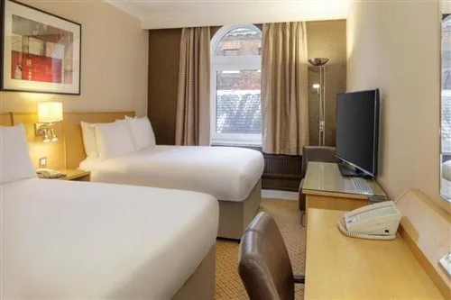 غرفة بسرير مزدوج أو سريرين منفصلين لذوي الإعاقة، Hilton York 2/2