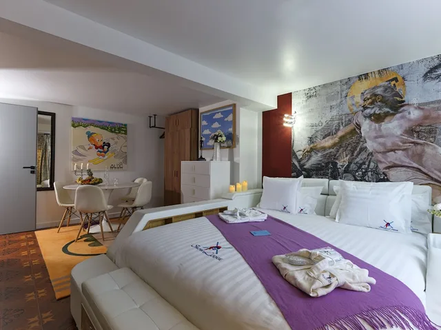 جناح بسرير كوين وسرير مزدوج، Snow Lodge Boutique Hotel 1/3