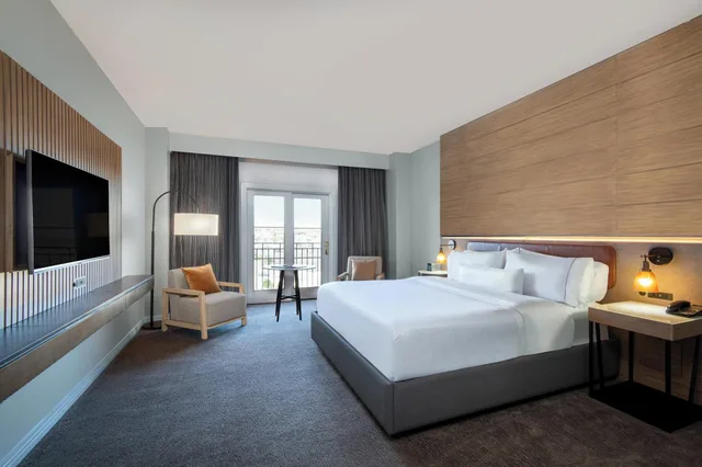 غرفة بسرير كينج لذوي الإعاقة، The Westin Dallas Stonebriar Golf Resort and Spa 2/2