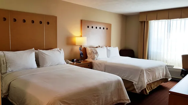 غرفة بسريرين كوين، Holiday Inn Express Saltillo Zona Aeropuerto 1/2