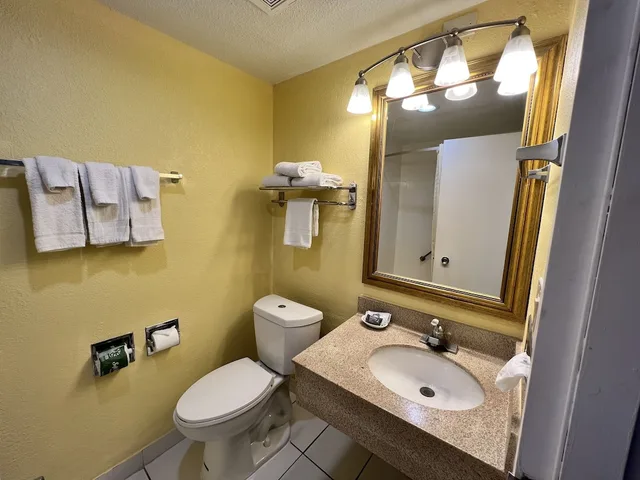 غرفة بسريرين كوين، Countryside Suites Kansas City Independence I 70e Sports Complex Hotel 3/3