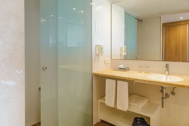 غرفة بسريرين منفصلين بإطلالة على المسبح بشرفة، HOTEL 55 SANTO TOMAS 8/10