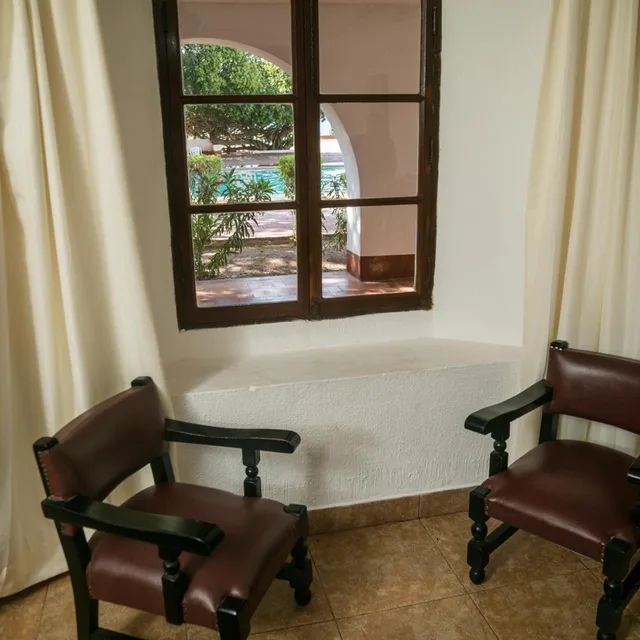 غرفة بسريرين منفصلين بإطلالة على المسبح، Hotel Playa De Cortes 1/10