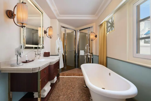 Colonial, Guest Room, Deluxe, King Bed, Club Lounge Access، Maxwell Reserve Singapore, Autograph Collection 2/5