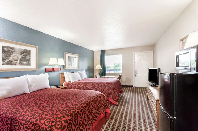 غرفة بسريرين مزدوجين للمدخنين، Days Inn by Wyndham Nashville North Opryland Area 1/3