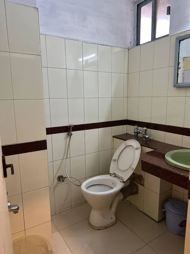 غرفة قياسية بسرير مزدوج، Hotel Preethi Palace 4/5