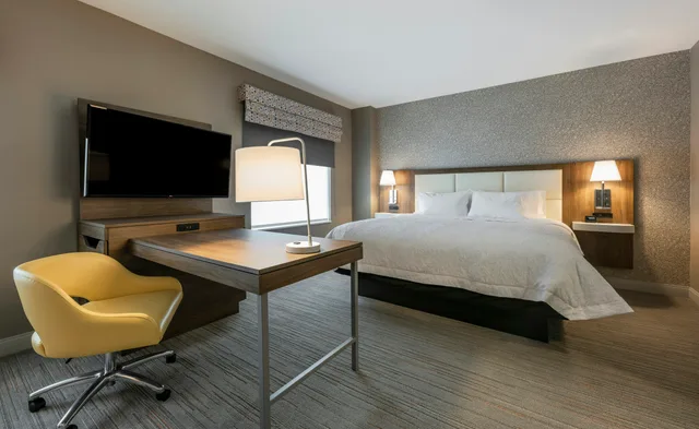 Studio, Suite, King Bed, Hampton Inn and Suites Charlottetown 1/2
