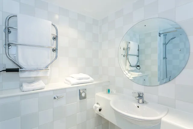 غرفة قياسية بسرير مزدوج لذوي الإعاقة، HOLIDAY INN OXFORD 2/2