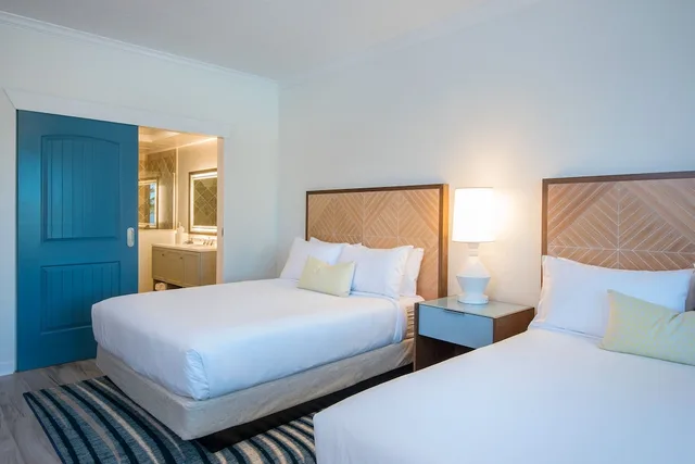 Resort, 2 Queen Beds، Hawks Cay Resort 1/4