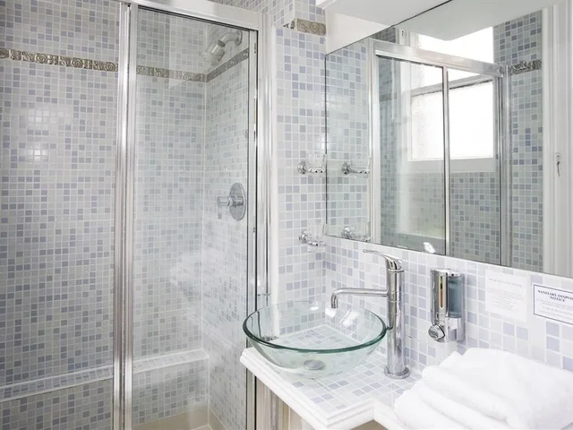 غرفة بسرير كينج، Primrose Guest House 4/6