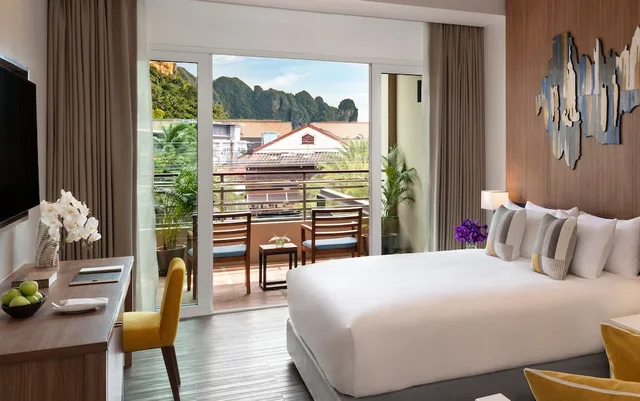Avani, King Bed, Avani Ao Nang Cliff Krabi Resort 2/4