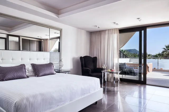 جناح غراند بسرير كينج مع أريكة بحوض جاكوزي، Lesante Classic - Preferred Hotels & Resorts 1/5