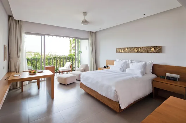 King Bed, NAMAN RETREAT 4/8